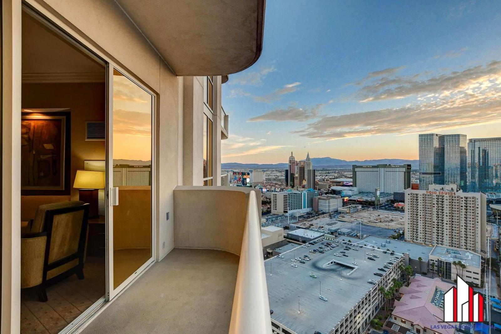Mgm Signature-30-705 F1 Track & Strip View Balcony Las Vegas Exterior photo