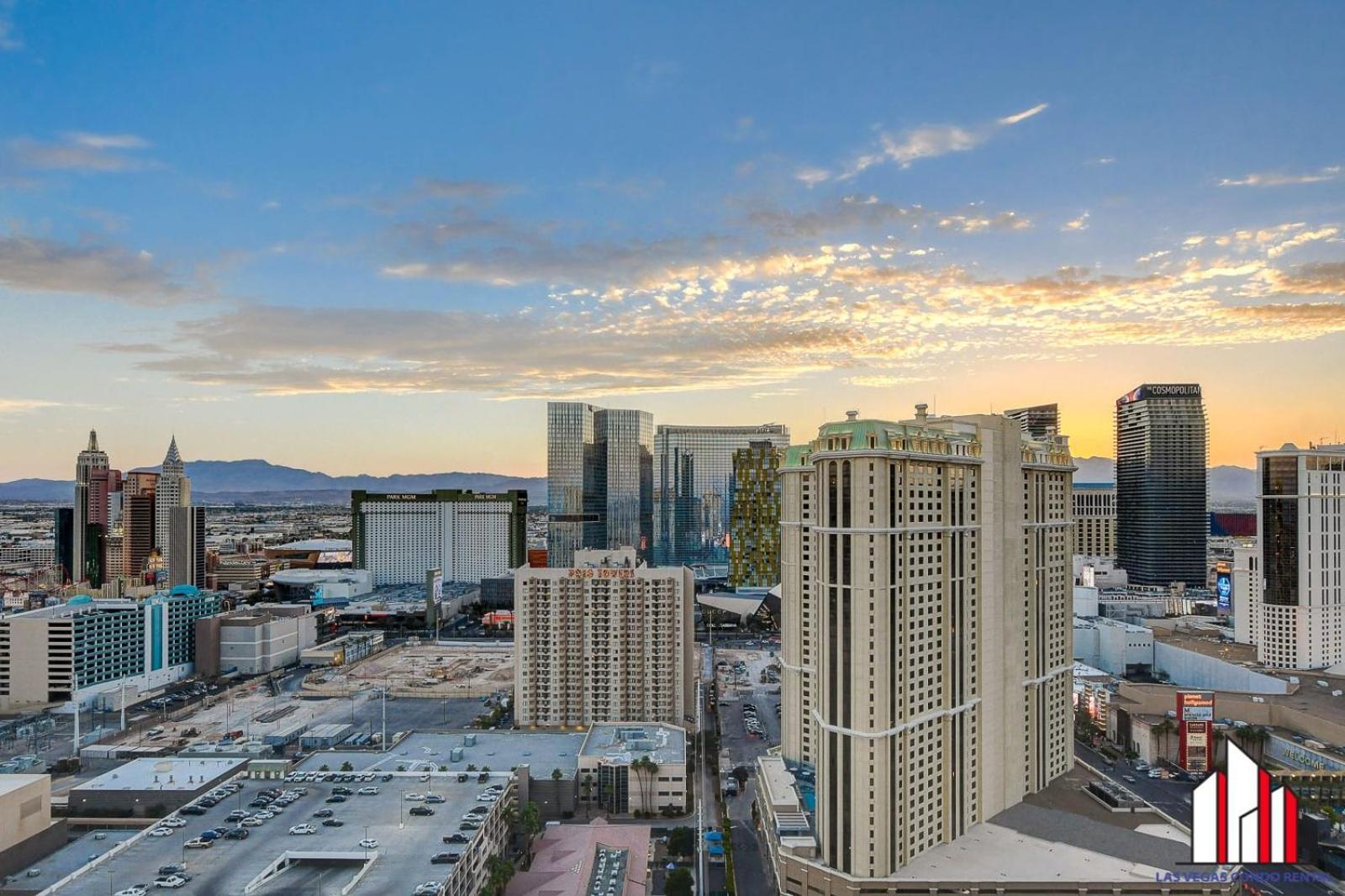 Mgm Signature-30-705 F1 Track & Strip View Balcony Las Vegas Exterior photo